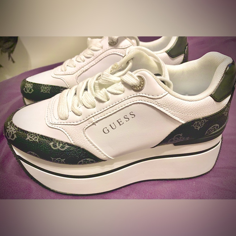 Women’s Guess Platform Sneakers Size 6.5